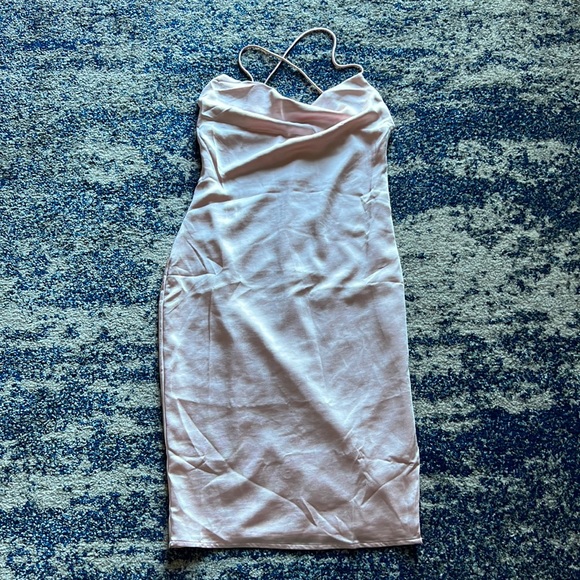 superdown Billie Drape Midi Dress in Blush pink Medium - Picture 3 of 9